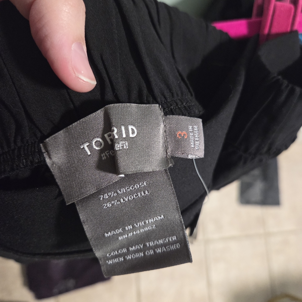 NWT Torrid 3.5 Inch Challis Short- Size 3x - Picture 9 of 9